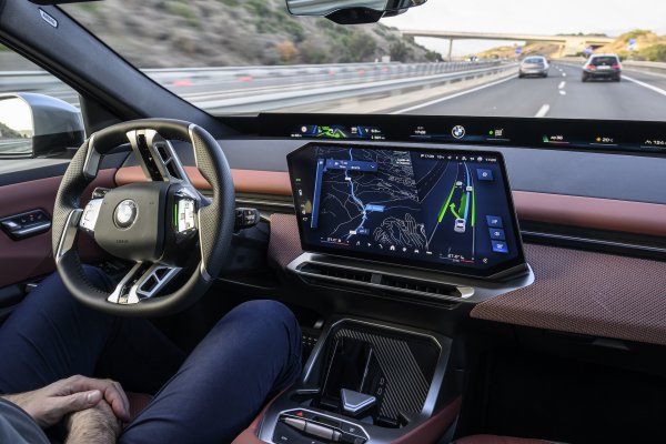 BMW Sticks to Subscriptions After Heated Seat Row