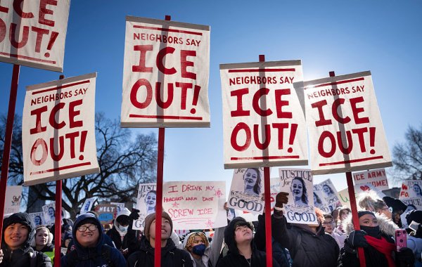 DHS Faces Challenges in Unmasking Critics of ICE