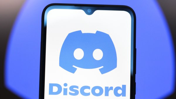 Discord age checks spark user fury and platform hunt
